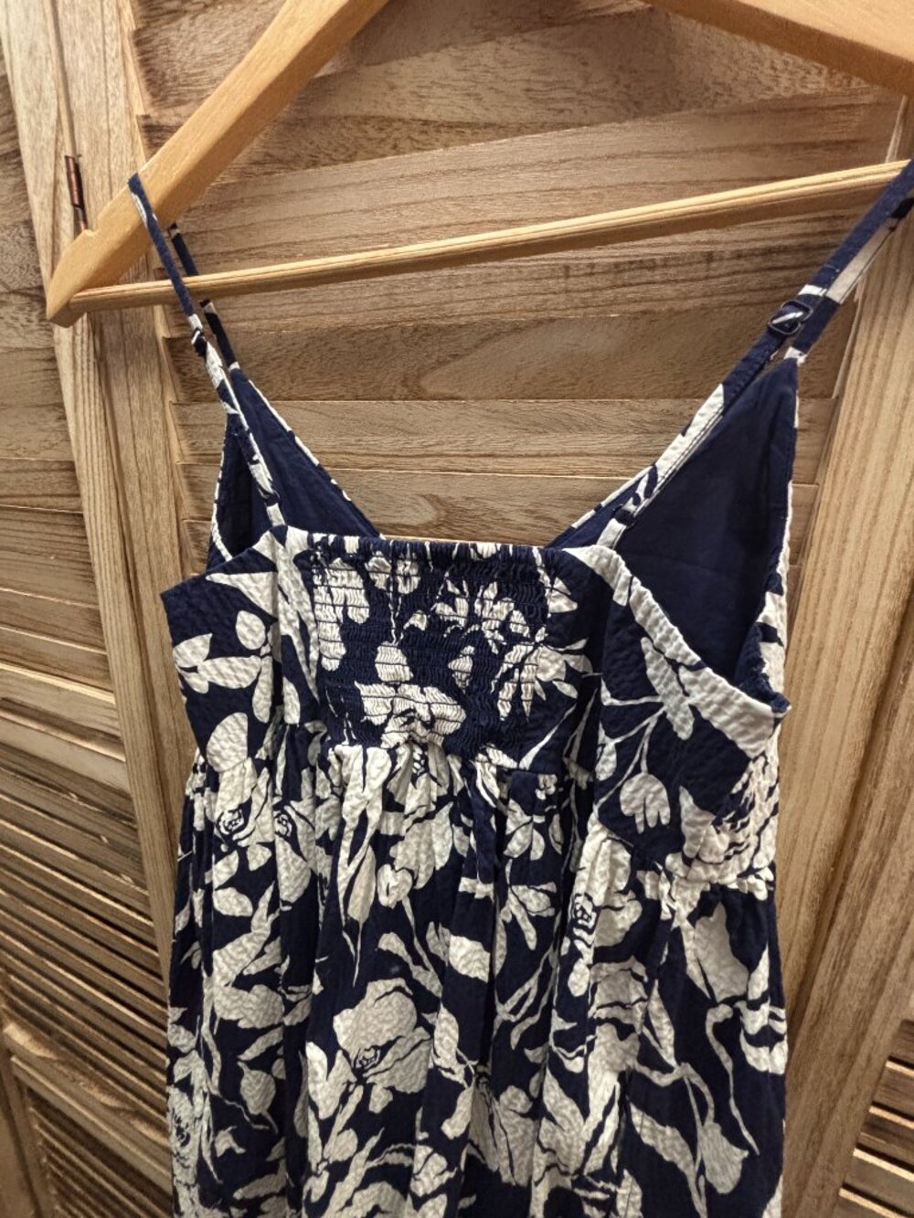 A New Day Floral Seersucker Maxi Dress Navy Cream Pockets Smocked Back XS - Picture 6 of 8